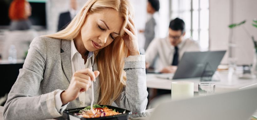 Migraine : alimentation, stress, mode de vie… quels sont les vrais déclencheurs des crises ?